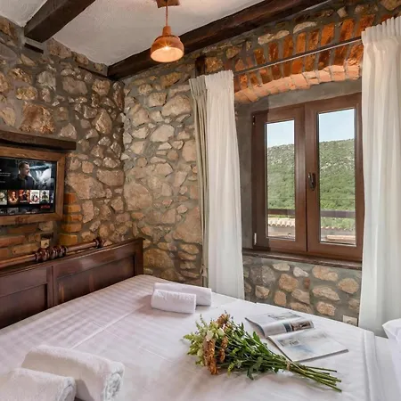 Cupido With Private Pool - Happy *