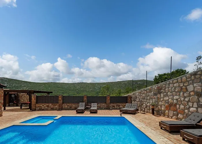 Vila Cupido With Private Pool - Happy
